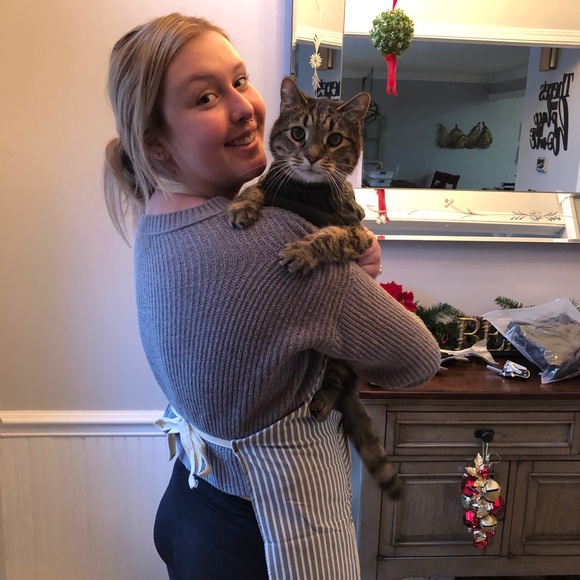 Meet your Posher, Ally - Picture 2 of 4